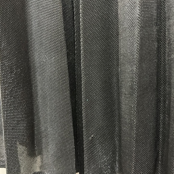 Le Lis black pleated skirt - Picture 3 of 5